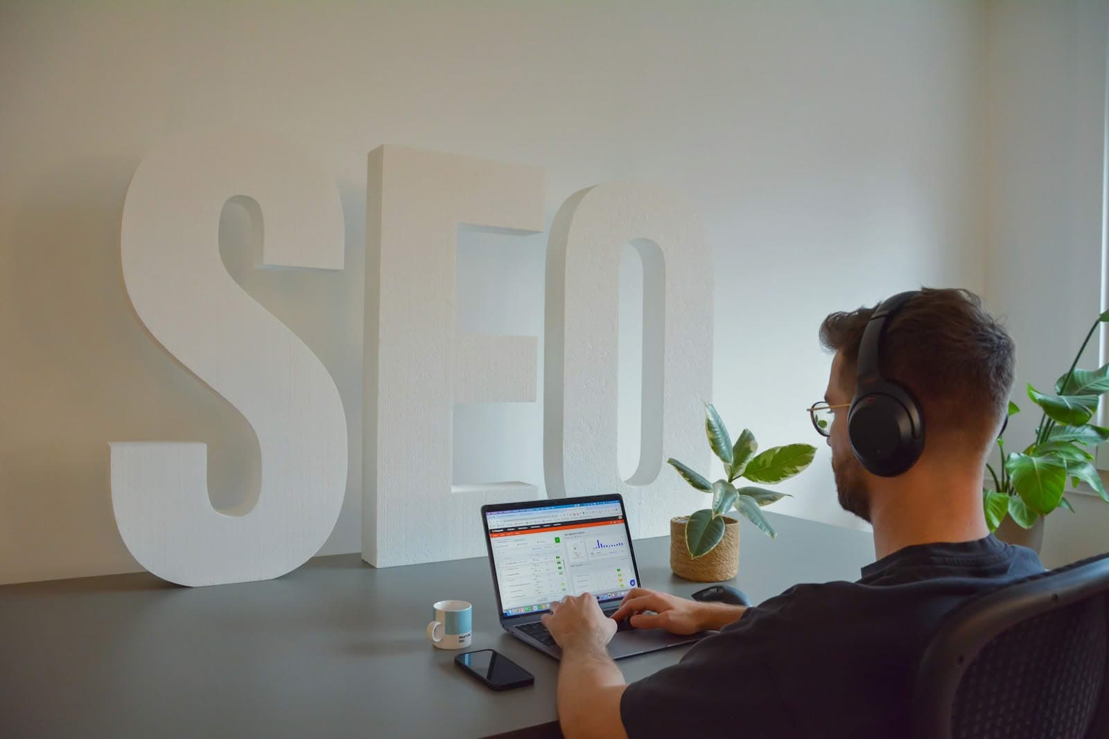 SEO for Roofing Websites: How to Rank Higher on Google | Haketi SEO for Roofing Websites: How to Rank Higher on Google